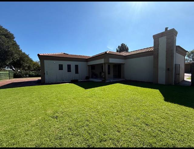 4 BEDROOM HOUSE FOR SALE IN FLORA GARDENS